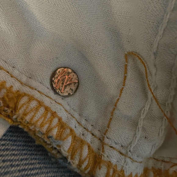 We The Free Free People distressed boyfriend jeans size 31 raw hem button fly - Picture 5 of 8